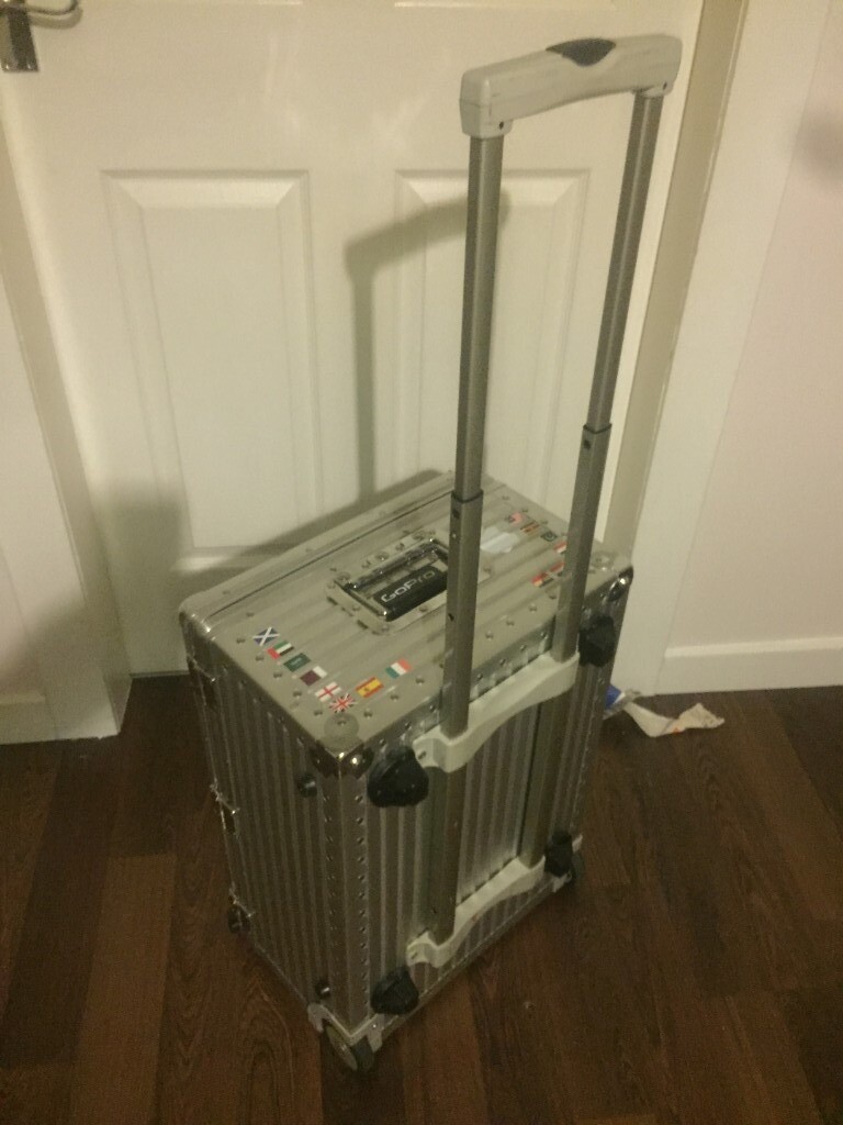 rimowa tropicana camera case
